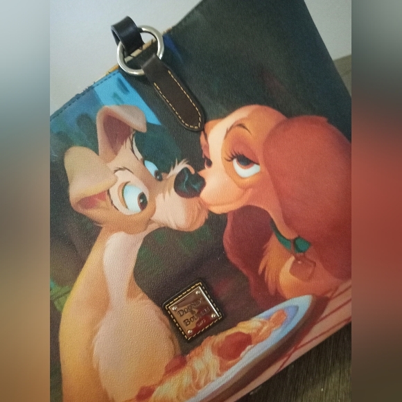 Disney Dooney & Bourke Lady And The Tramp Tote 2018 - Picture 3 of 16